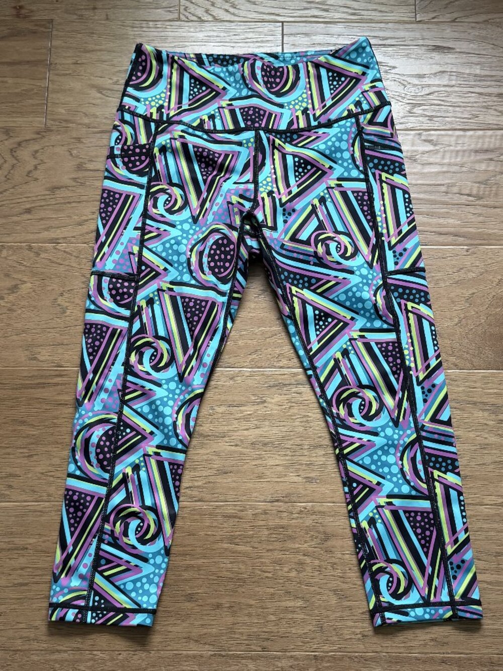 CVG I Love the 90's Capri Leggings, Size Small
